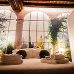 Old Town - Boutique Rooms